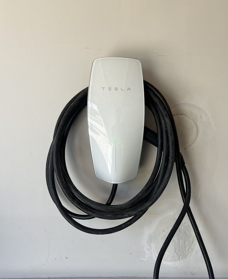 AC DC Electricians - Photo 4