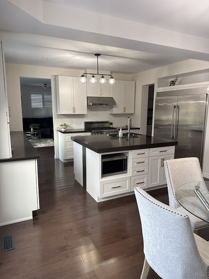 Rook Reno Spray Painting