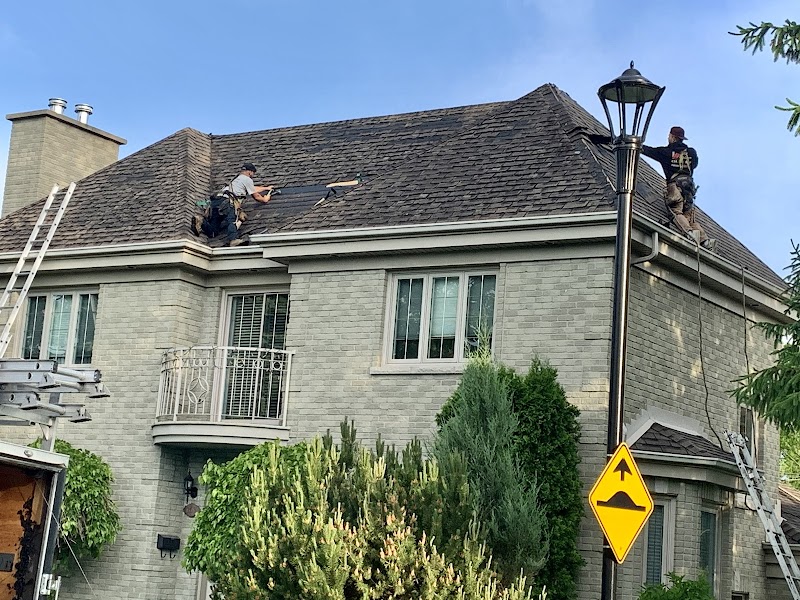Couvreurs Lakeshore Roofing - Photo 3