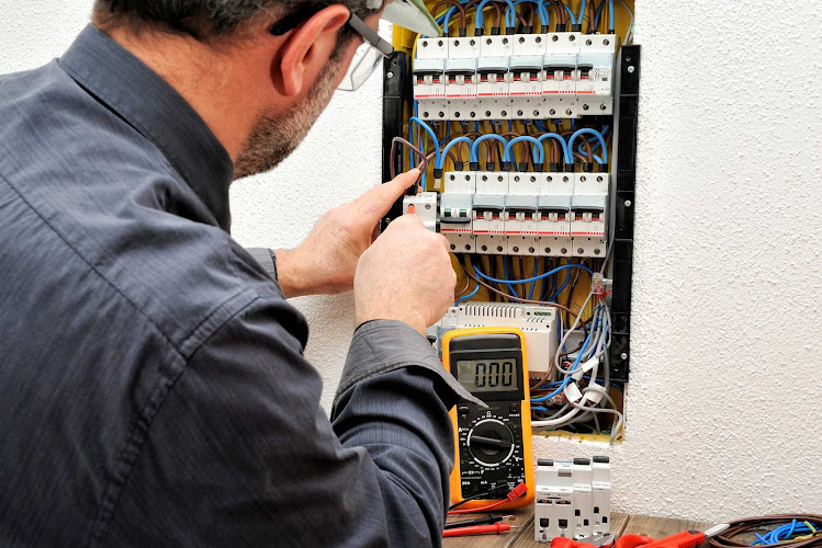 Circuit Savvy Electric