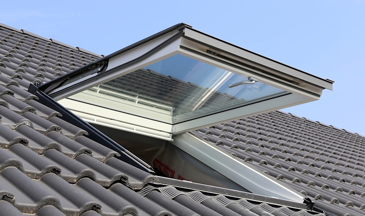 Universal Roofs - Flat Roofing Services - Skylights - Emergency Roof Repair Toronto - Photo 4